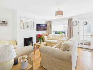 Sitting Room- click for photo gallery